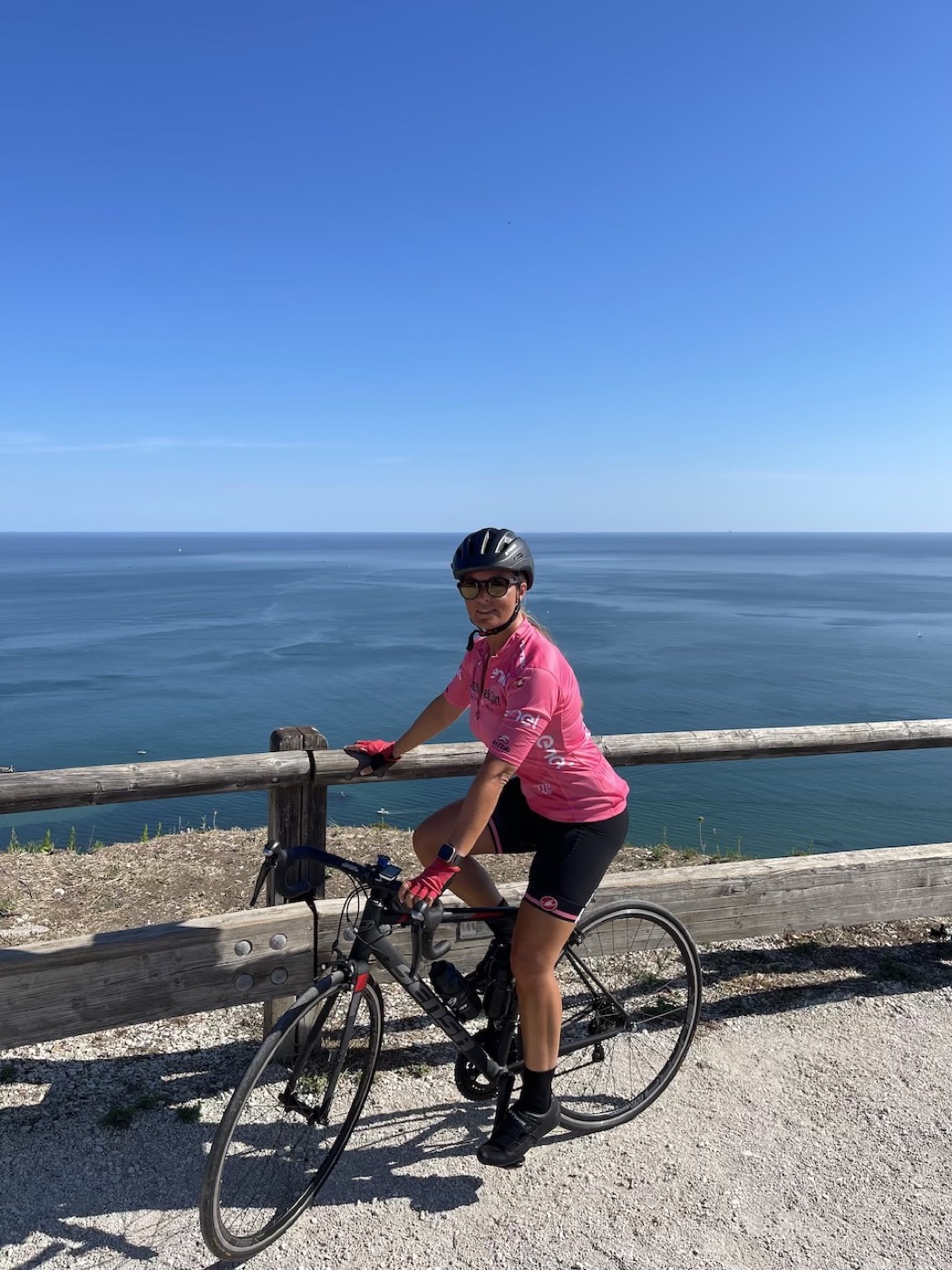Denise Schuitemaker op de racefiets — actieve leefstijl personal trainer